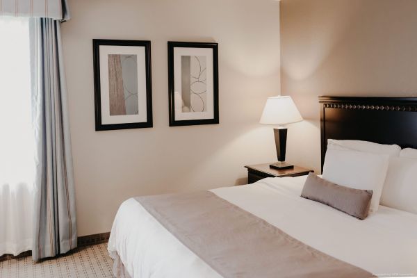 Eastland Suites Hotel & Conference Center Bloomington
